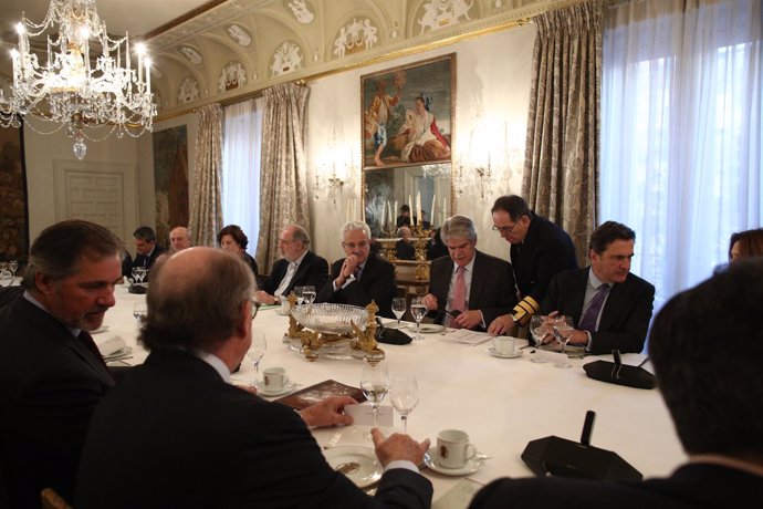 El ministro de Asuntos Exteriores, Alfonso Dastis, en un desayuno de trabajo