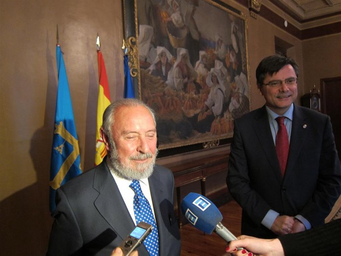 Manuel Aragón Reyes. 