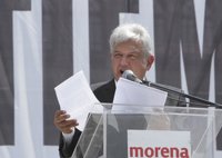 El líder de MORENA amenaza a Trump con llevarle a los "tribunales internacionales" si leva