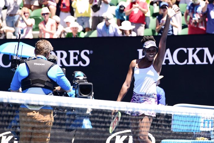 Venus Williams celebra su pase a la final del Abierto de Australia