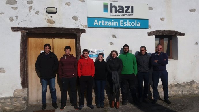 Alumnos navarros en la escuela de pastoreo de Arantzazu