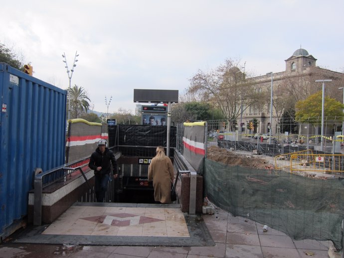 Empiezan las obras para ampliar el acceso al Metro de Barceloneta 