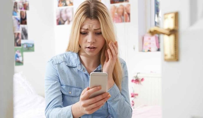 Cibercacoso estudio de UNIR