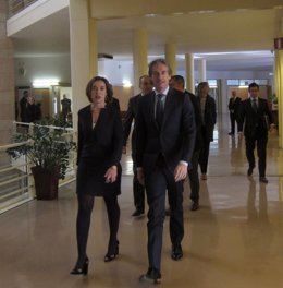 De la Serna, junto a Gamarra, a su llegada al Ayuntamiento de Logroño