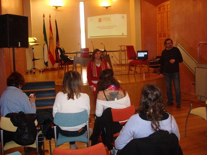 Reunión con voluntarios para el censo de personas sin hogar