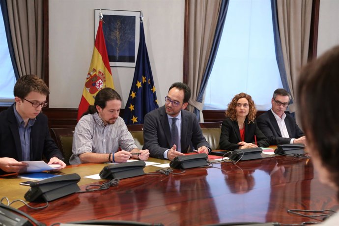 Reunión a tres entre PSOE, Ciudadanos y Podemos en el Congreso