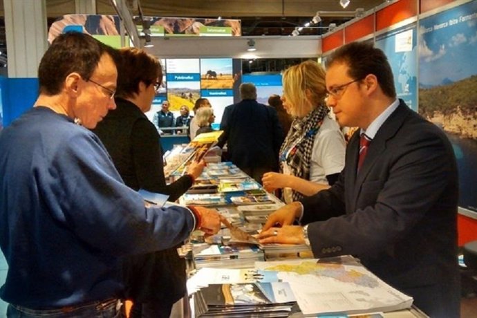 Stands en feria de turismo internacional