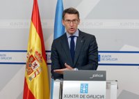 Feijóo cree que Hacienda debe "replantear" la norma que obliga a ayuntamientos a contratar tesoreros