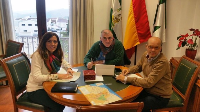 Manuel Marmolejo, Marina Bravo y Antonio Víquez en el encuentro. 