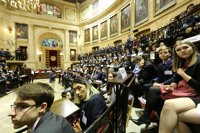 Cerca de 300 jóvenes de once países simulan en la Casa de Juntas de Gernika una reunión de la ONU