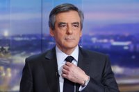 Fillon revela que también contrató a dos de sus hijos cuando era senador