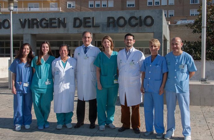 Profesionales del Hospital Virgen del Rocío de Sevilla