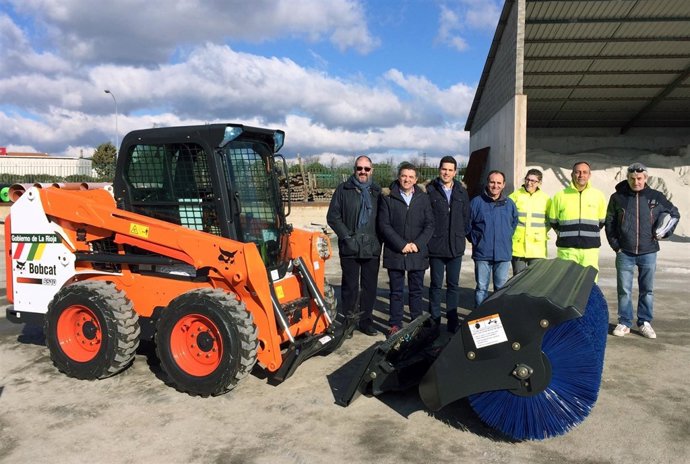 Minicargadora adquirida por Fomento