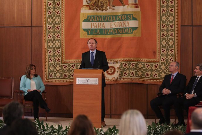 El presidente del Senado interviene en el relevo de la presidencia de la Calre