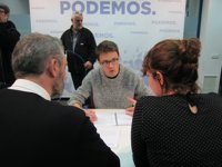 Errejón responde a Iglesias que es posible un debate democrático "sin hacer caricaturas" ni "falsas insinuaciones"