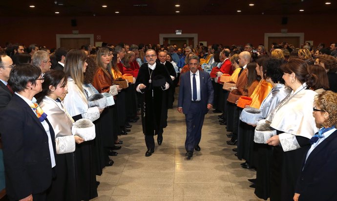 Acto académico de Santo Tomás de Aquino en la UC 