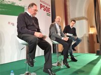 Rubalcaba dice que el PSOE tiene "un problema de proyecto" y recuerda que "nunca hemos abandonado la izquierda"