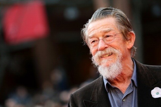  John Hurt