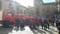 Los cuatro camiones de bomberos y tres contenedores con material humanitario del convoy 'Madrid con Siria' van en camino