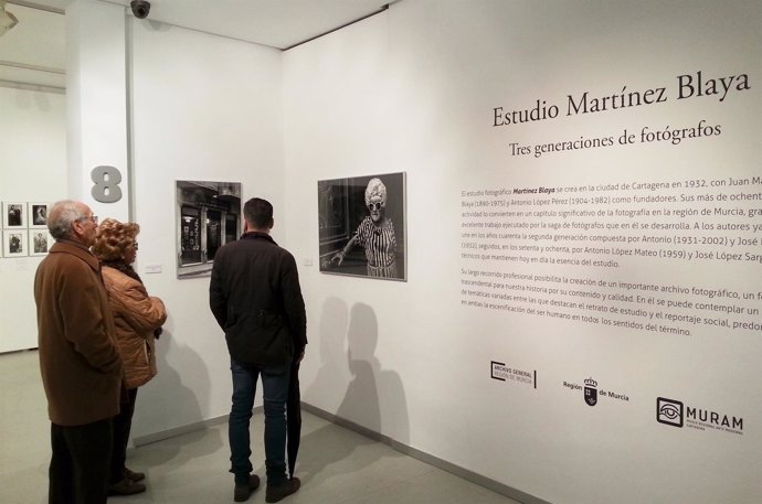 El Muram de Cartagena amplía la exposición fotográfica 'Estudio Martínez Blaya'
