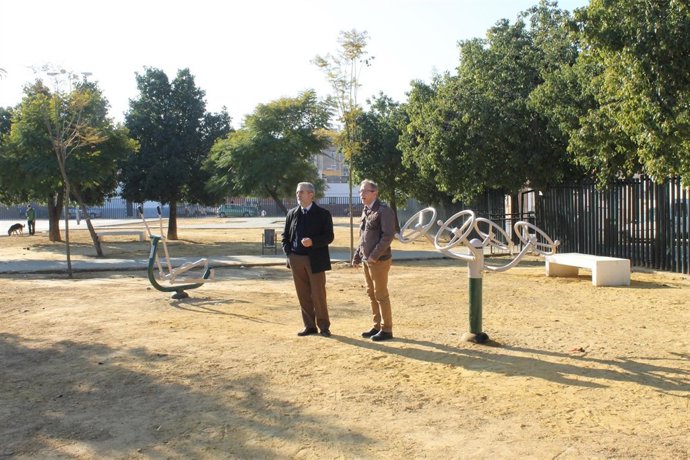 Nota Y Foto. Plaza Santa Teresa De Jesús. Cerro Amate