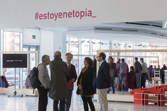 El alcalde de Zaragoza visita Etopia.