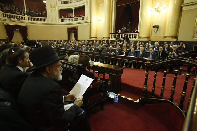 Acto de celebración del Día Oficial de la Memoria del Holocausto en el Senado