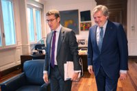 Feijóo traslada el apoyo de Galicia para lograr un pacto educativo, que ve "posible"