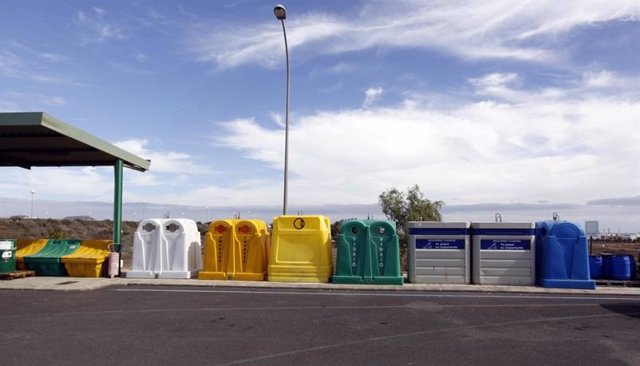 Qué tipos de contenedores de reciclaje hay en España (y qué diablos va en  cada uno)? – Empresa de Gestión de Residuos