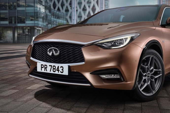 Infiniti Q30