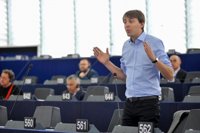 López (PSC) pide a la CE contundencia contra las medidas "racistas e inhumanas" de Trump