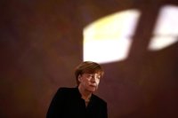Merkel afirma que el terrorismo no "justifica" poner "bajo sospecha" a los musulmanes