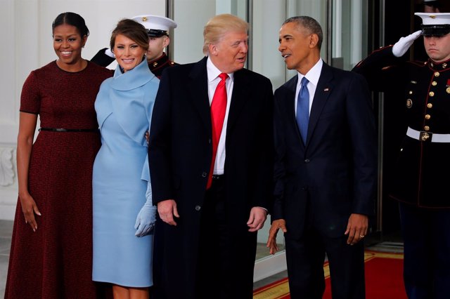 Obama da la bienvenida a Trump a la Casa Blanca en el día de su toma de posesión