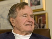 El expresidente George H.W. Bush abandona el hospital de Houston