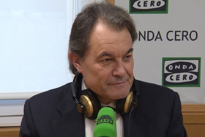 Mas sitúa el referéndum en torno a verano si se avanza