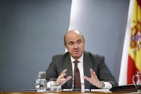 Guindos dice que por ahora no se puede continuar con el procedimiento sancionador en el caso Volkswagen