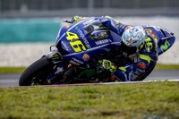 Rossi supera su jaqueca y completa "un buen día" en Sepang