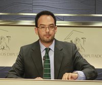 El PSOE avisa a En Comú que no apoyará su iniciativa del referéndum si  desborda a Constitución