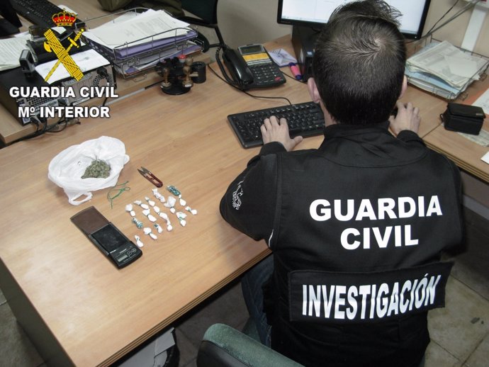 La Guardia Civil se incauta de cocaína en un establecimiento de Corbera