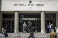 La Defensora del Pueblo pide a los juzgados de Plaza de Castilla que puedan pasar detenidos por las tardes