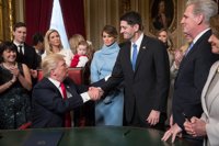 Paul Ryan admite que el decreto migratorio de Trump es "confuso"