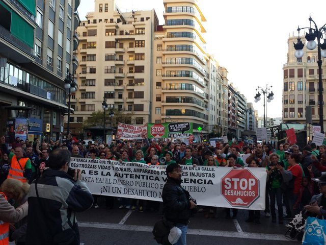 Manifestación de las PAH de la Comunitat Valenciana en Valencia