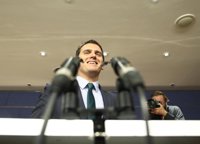 Rivera, abierto a negociar con Podemos para endurecer las 'puertas giratorias' tras el caso Fernández de Mesa