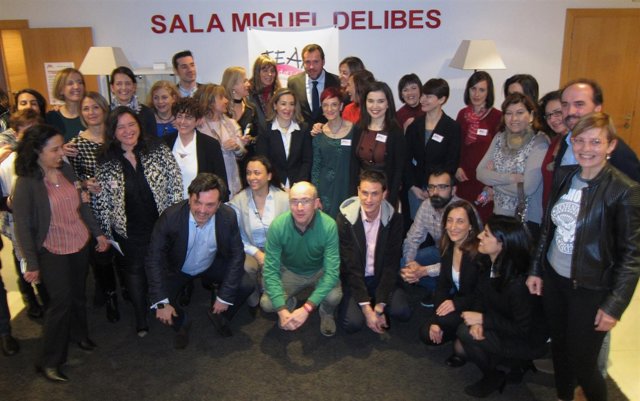 Foto de familia de los participantes en el I Foro TEAM Valladolid