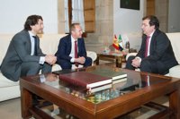 Fernández Vara se entrevista en Mérida con el nuevo director general de British American Tobacco