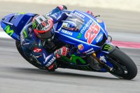 Viñales vuelve a brillar en Sepang por delante de Márquez
