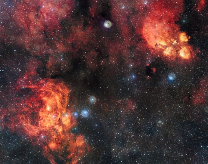   La Nebulosa Pata De Gato Y La Nebulosa Langosta