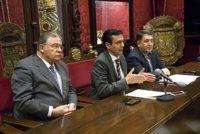 El alcalde de Granada celebra el "éxito" de miles de personas por los dos hospitales y pide "soluciones concretas"