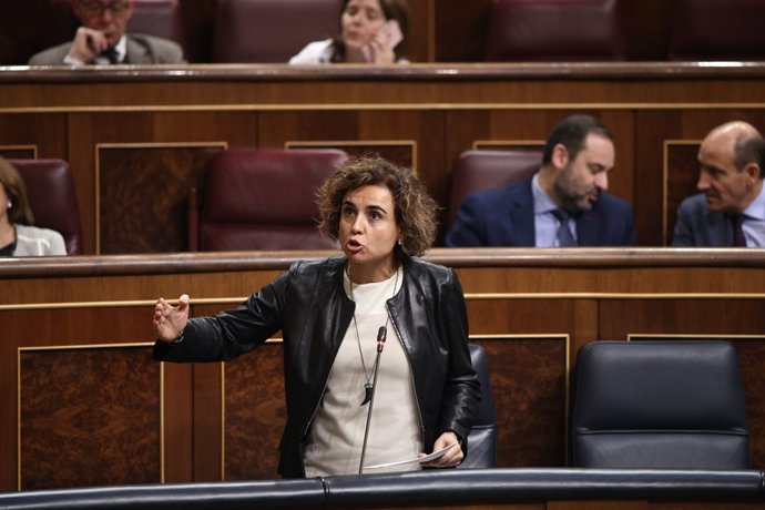 La ministra Dolors Montserrat en la sesión de control en el Congreso