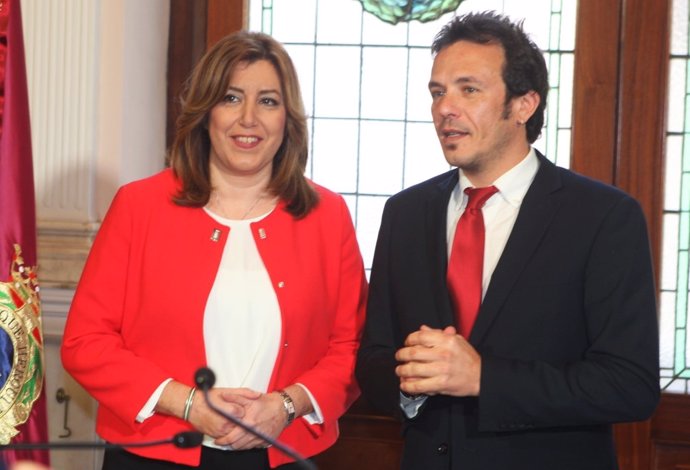 Susana Díaz y José María González 'Kichi' reunidos en el Ayuntamiento de Cádiz
